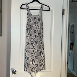 Snake pattern, express dress